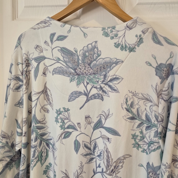 Miss Elaine Womens Nightgown Housecoat With Pockets - Blue and White Floral - Picture 10 of 10